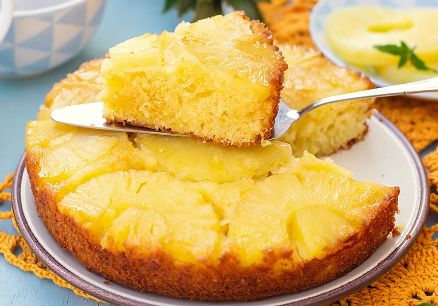 8 marzo Festa della donna, festeggiamo con una soffice torta al cocco ed ananas!
